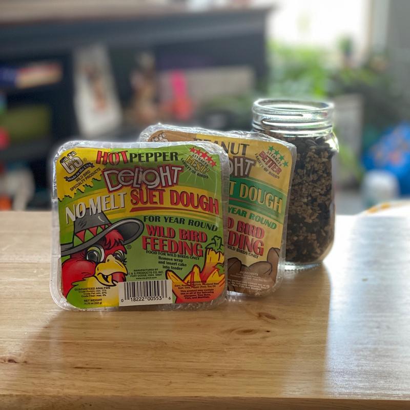 C S Hot Pepper Delight Blend Suet 11 75 Ounce S In The Bird