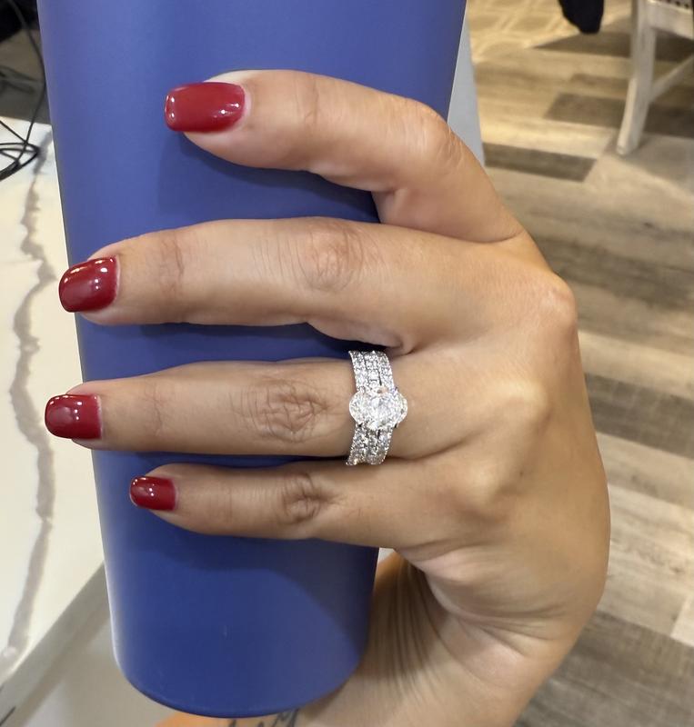 Leoく THE LEO Legacy Lab-Grown Diamond Oval-Cut Engagement Ring 2