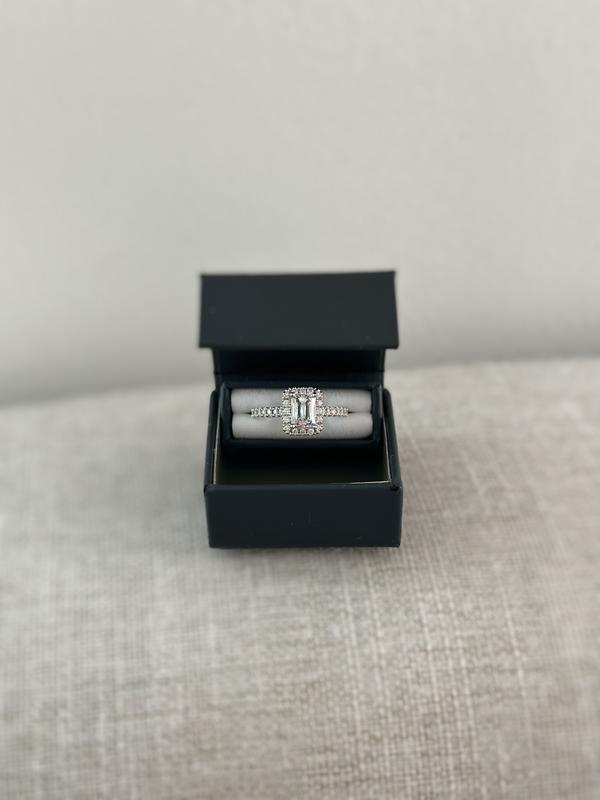 レオ✵ THE LEO Diamond Engagement Ring 1-1/4 ct tw Emerald & Round