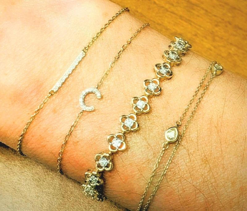 Diamond Flower Line Bracelet 1/3 ct tw Round-cut 10K Yellow