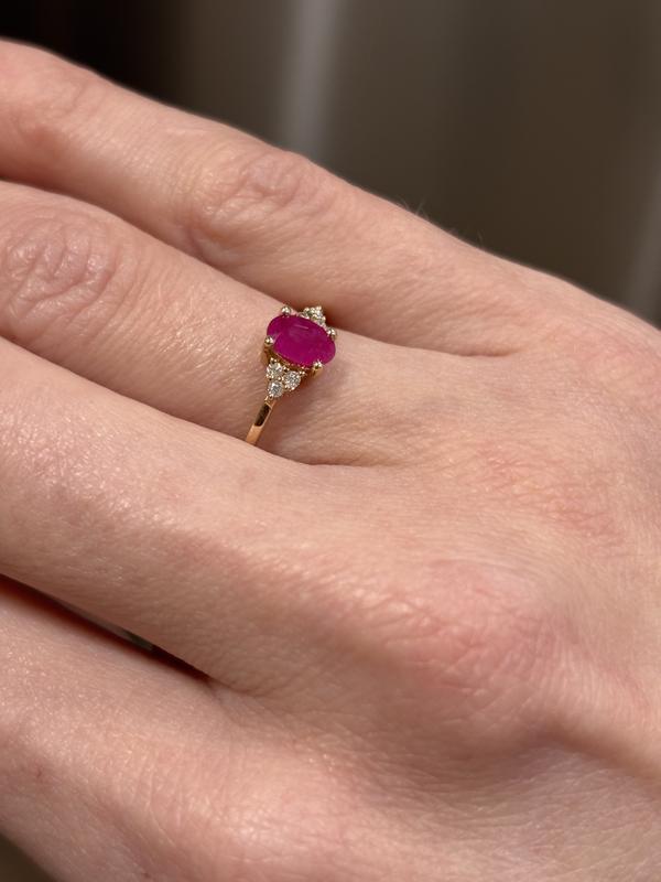 ｆ-ruby Oval-Cut Ruby & Diamond Ring 1/20 ct tw 10K Yellow Gold | Kay