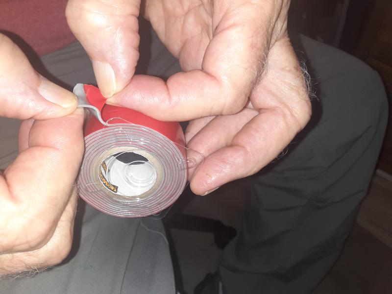 Photo 1: Separate corners on the roll