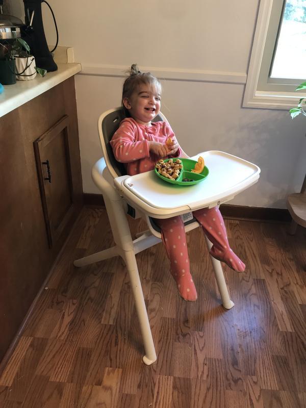 This magnetic high chair has some clever features, but it's