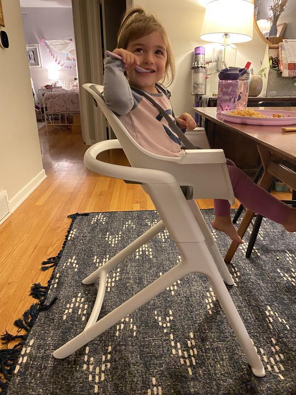 This magnetic high chair has some clever features, but it's