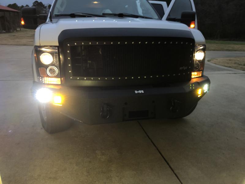 2008 F250 with a good looking front lip.