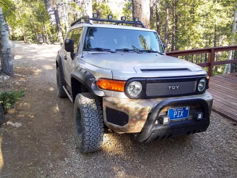 Bushwacker Toyota FJ Cruiser Pocket Style Fender Flare Set (Paintable