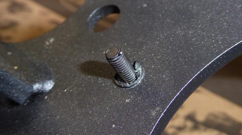 Weld spatter on threads
