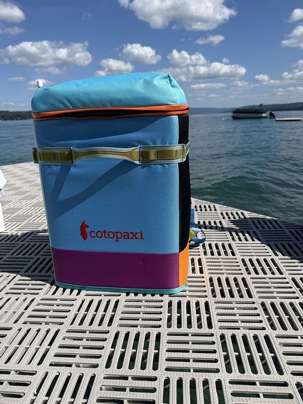 Customer photo for "Hielo 24L Cooler Backpack - Del Día"
