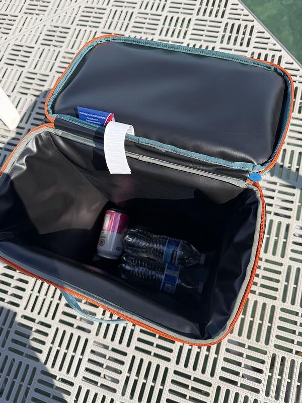Customer photo for "Hielo 24L Cooler Backpack - Del Día"