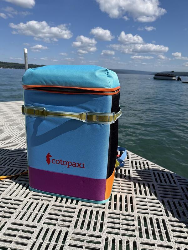 Customer photo for "Hielo 24L Cooler Backpack - Del Día"