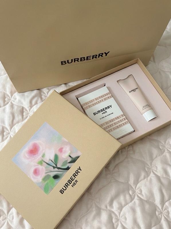 Customer photo for "Stunning creamy berry scent"