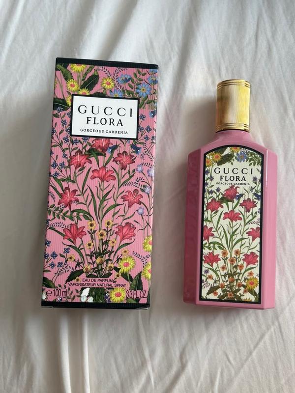 Customer photo for "Amazing scent which lasts all day"