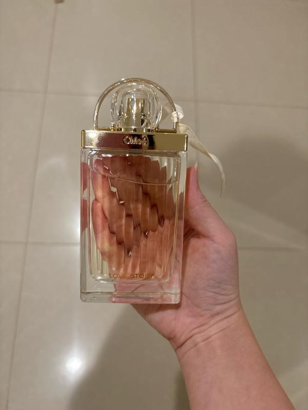 Customer photo for "Fresh, feminin, and romantic with a soft floral scent that’s perfect for everyday wear. ❤️"