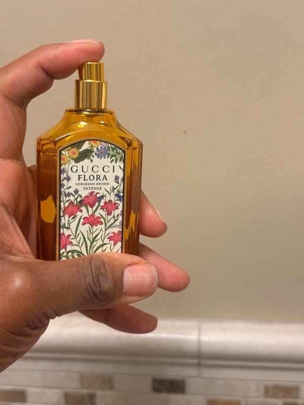 Customer photo for "The fragrance last all day"