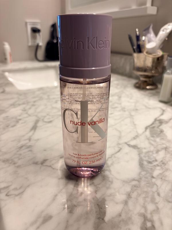 香水(ユニセックス)   nude vanilla 253mL Calvin Klein Nude Vanilla Unisex Hair & Body Perfume Mist, 7.9 oz