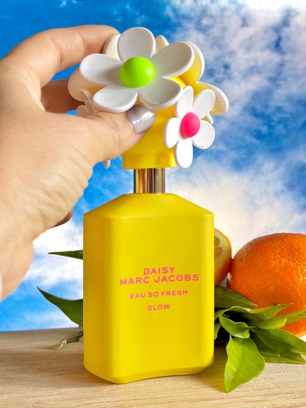 Daisy Eau So Fresh Glow Eau De Toilette With Pear, Violet