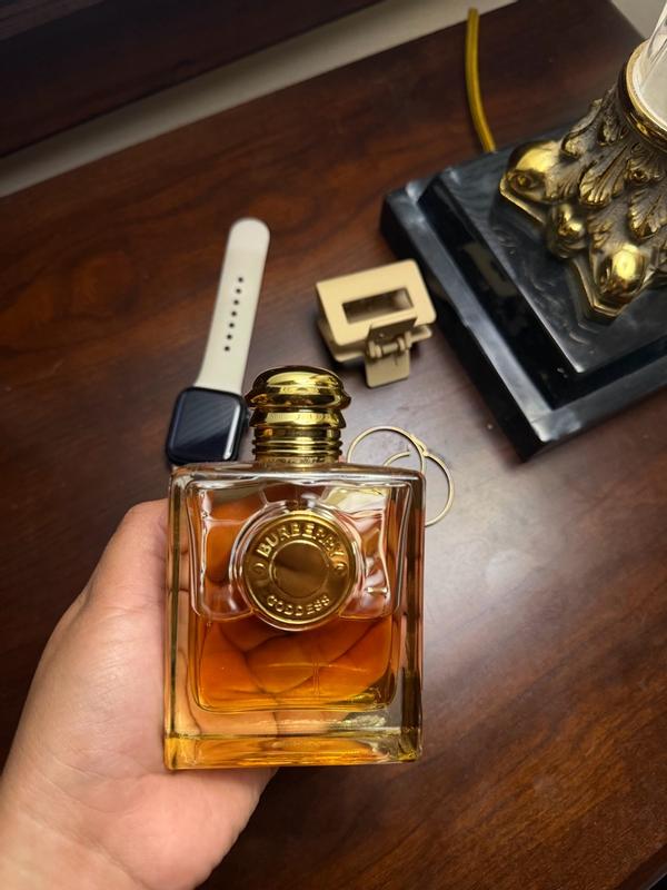 Customer photo for "Lasts long and smells like a goddess"