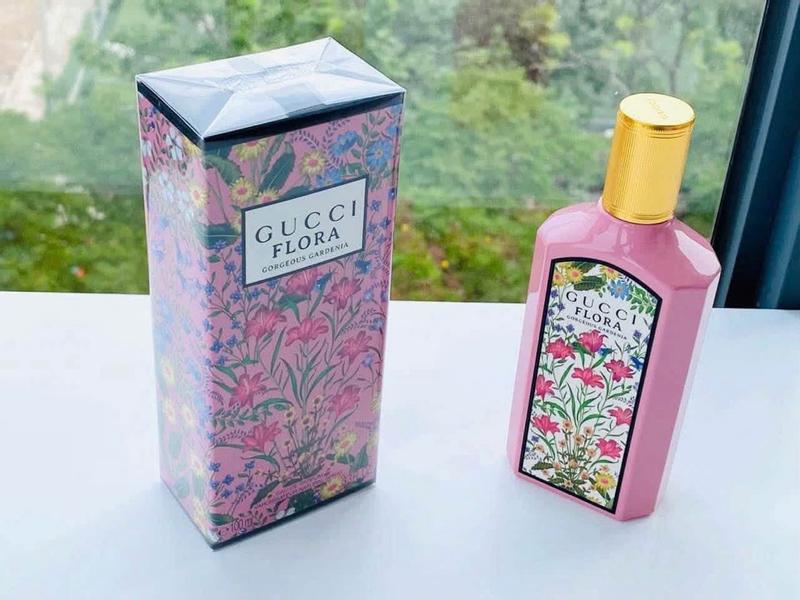 Customer photo for "A Gorgeous Floral Scent I Can’t Stop Loving! 🌸✨"