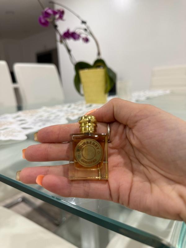 Customer photo for "Burberry Goddess - A beautiful , elegant scent"