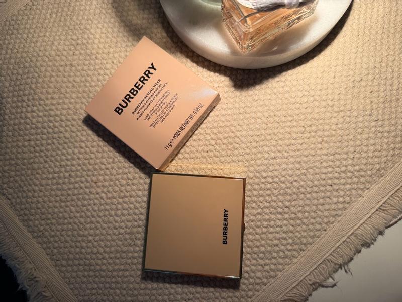 Customer photo for "Burberry Setting Powder for the smooth skin✨"