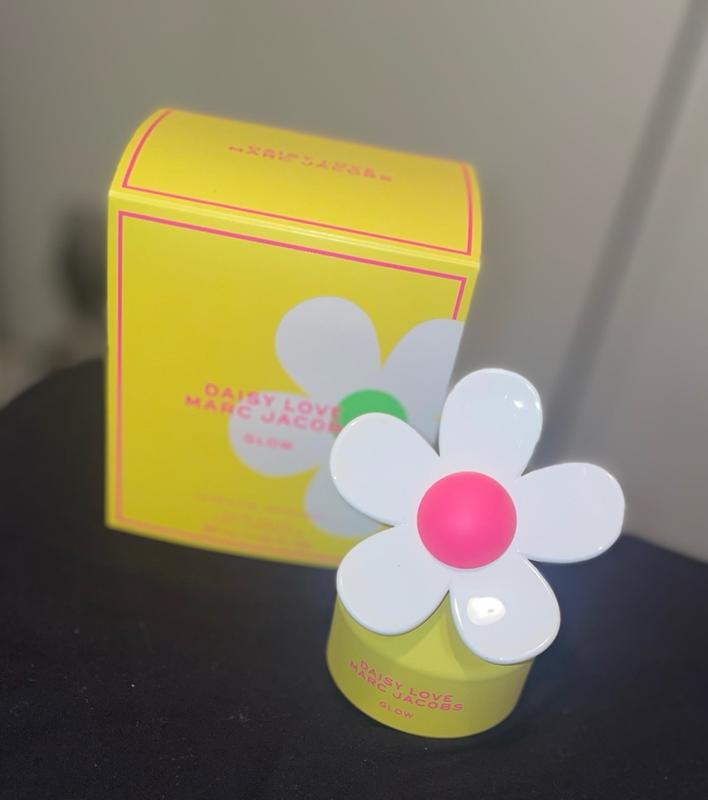 【最終セール】DAISY LOVE MARC JACOBS GLOW 50ml Marc Jacobs Daisy Love Glow Limited Edition - Eau de