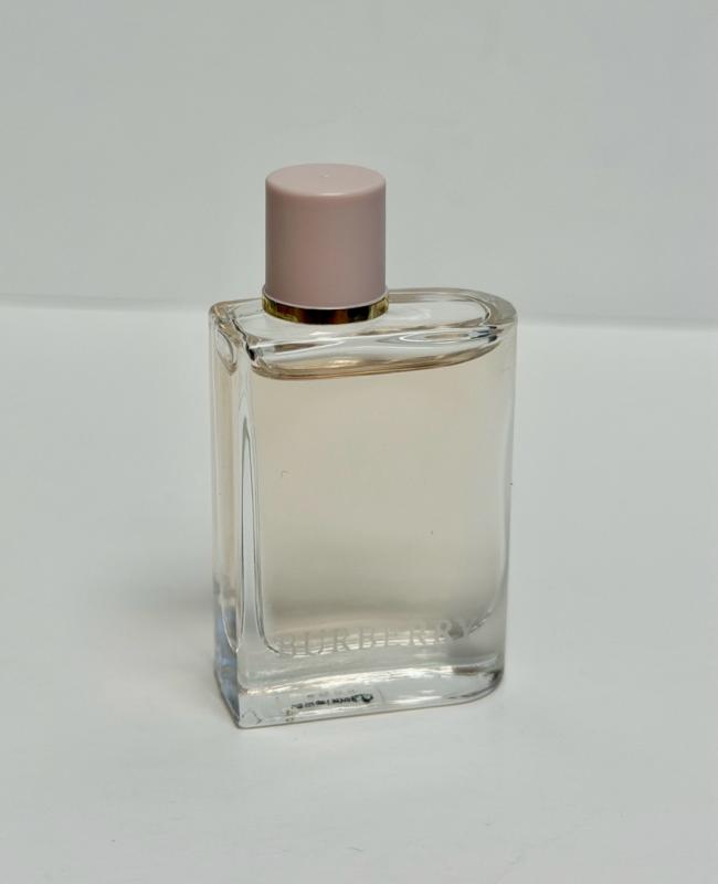 Customer photo for "A Thoughtful Way to Discover the Burberry Fragrance Collection"