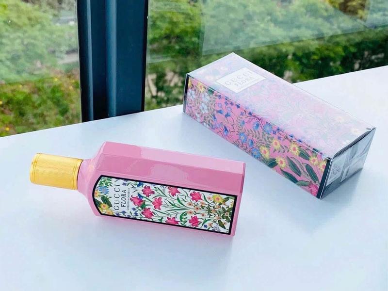 Customer photo for "A Gorgeous Floral Scent I Can’t Stop Loving! 🌸✨"