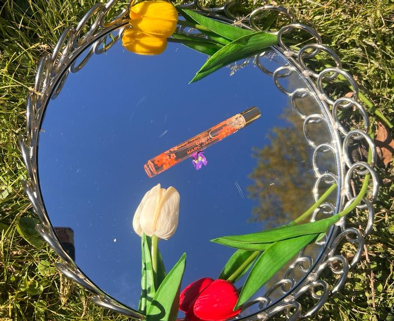 Customer carousel item 1.