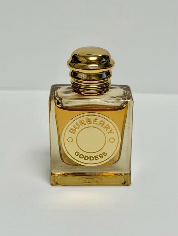 Customer photo for "A Thoughtful Way to Discover the Burberry Fragrance Collection"