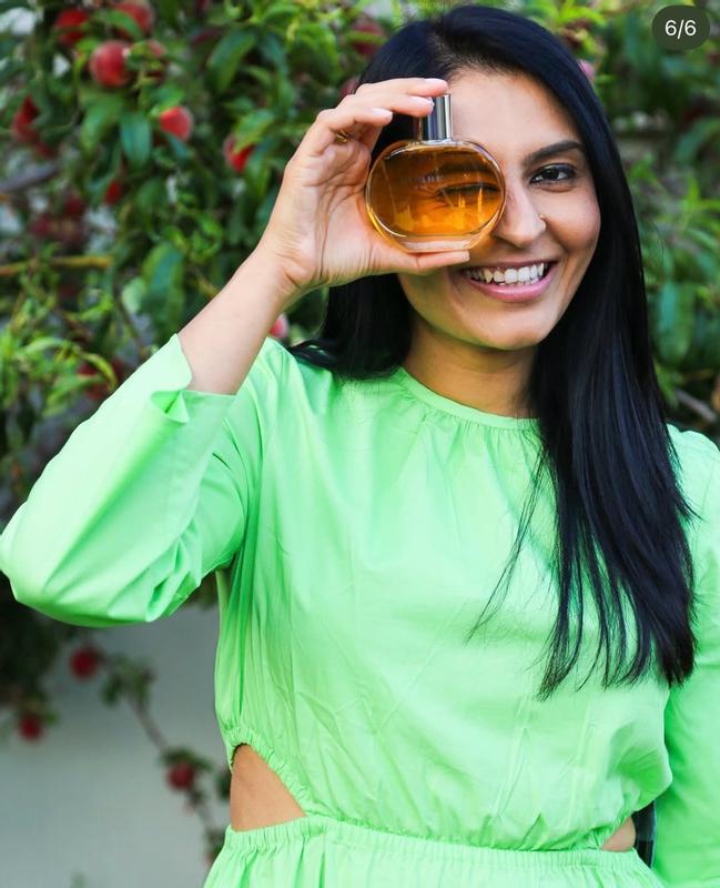 Customer carousel item 7.