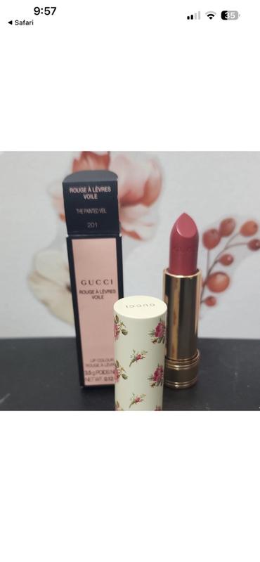 Customer photo for "One of the best lipsticks out there"