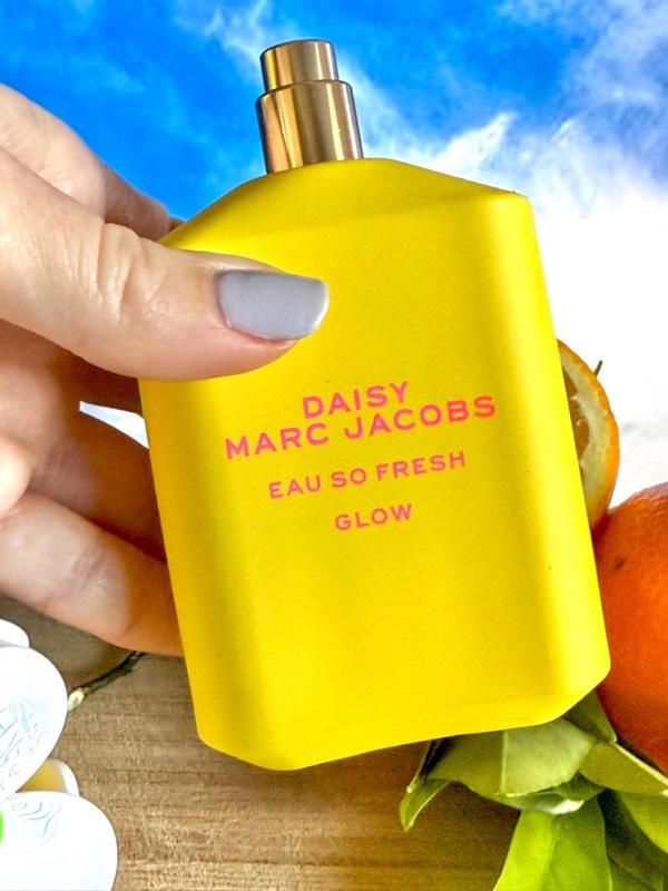 ☆Marc Jacobs☆ Daisy Eau So Fresh Glow eau de toilette 香水 Daisy Eau So Fresh Glow Eau De Toilette With Pear, Violet