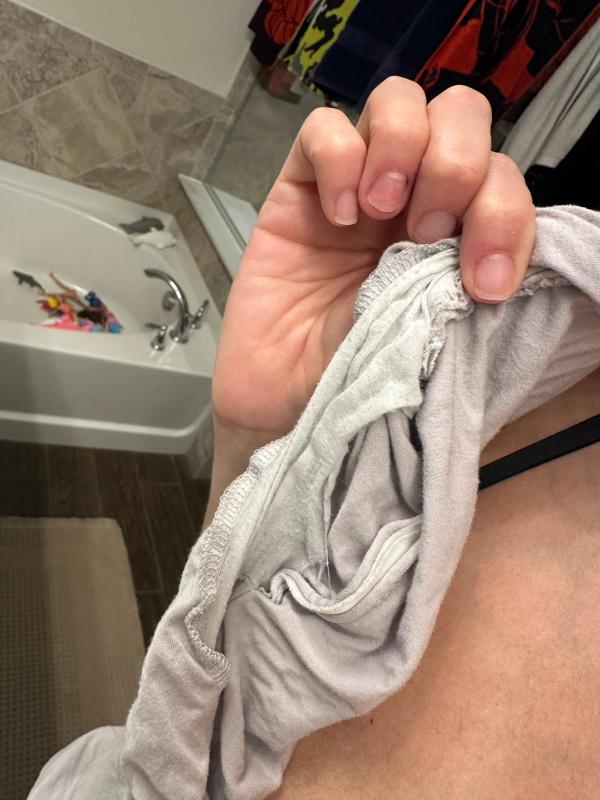 Customer photo for "Do not last for the price point"