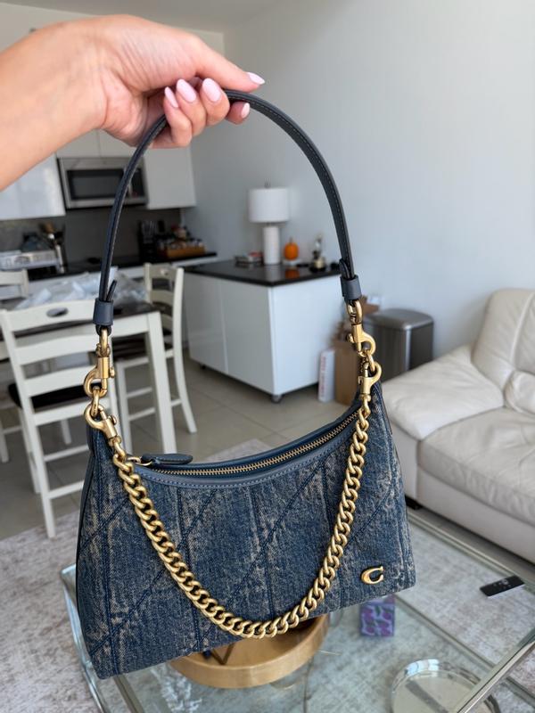 Customer carousel item 3.