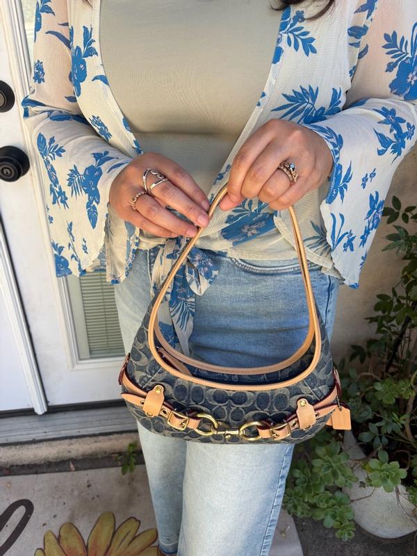 Customer photo for "Beautiful and functional bag!!"