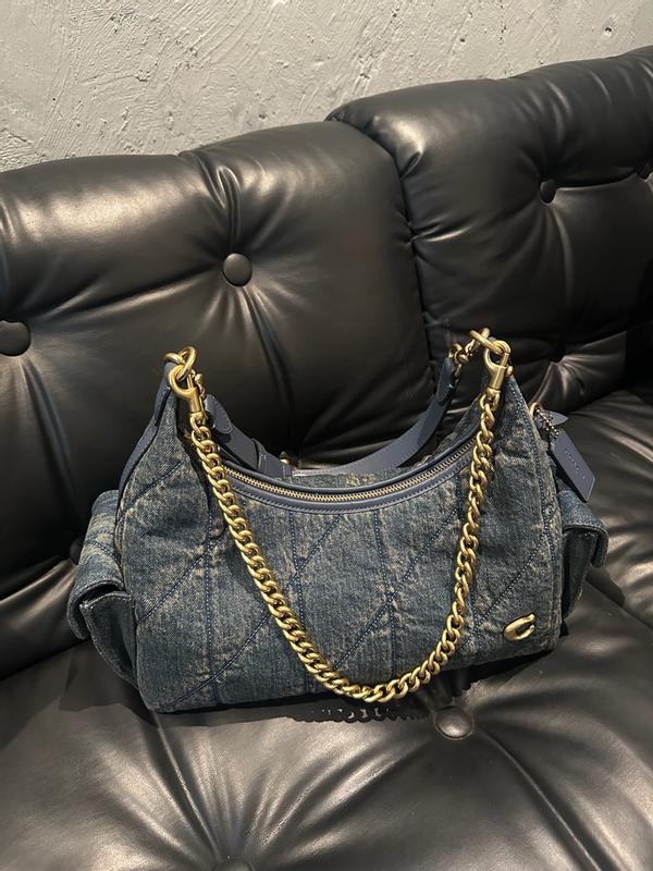 Customer carousel item 1.