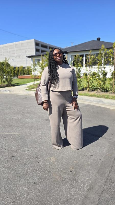 Best Travel Purse! Fits everything you need. This purse matched every outfit I packed for my trip.