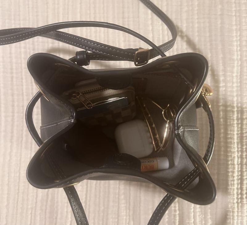 Customer carousel item 6.