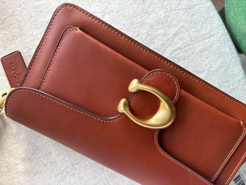 Customer carousel item 4.