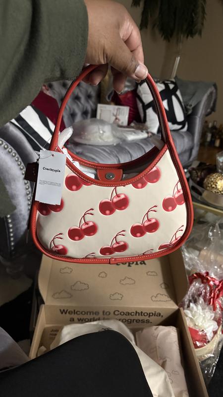 Love my bag. I can’t wait to wear it!