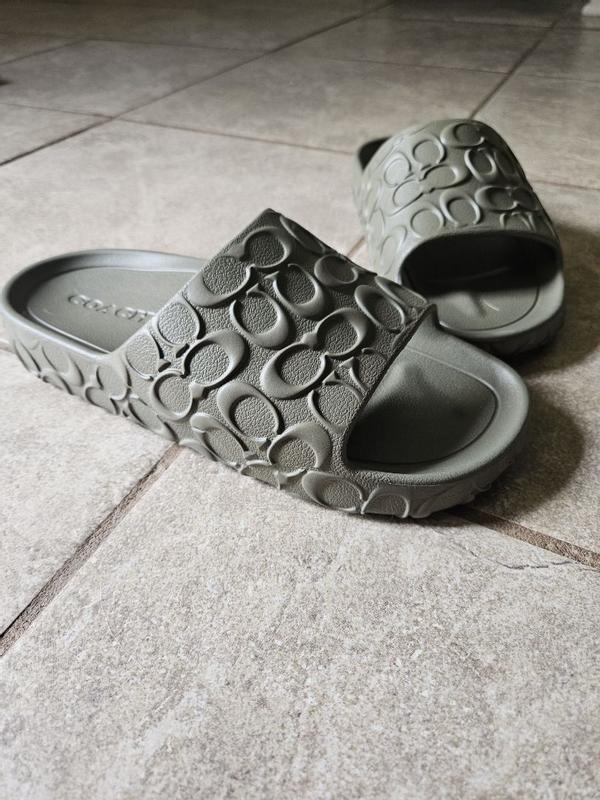 Customer photo for "Stylish and comfortable slide from a well trusted brand."
