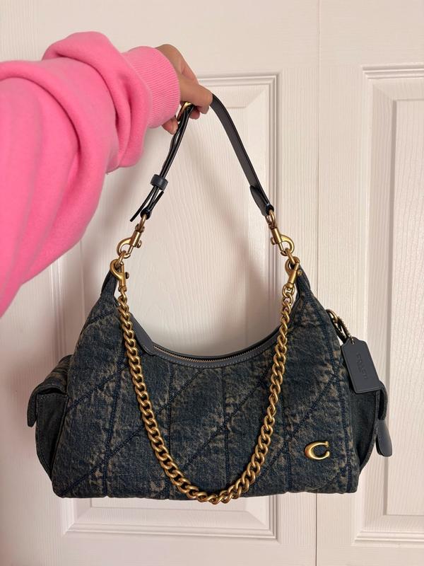 Customer carousel item 4.