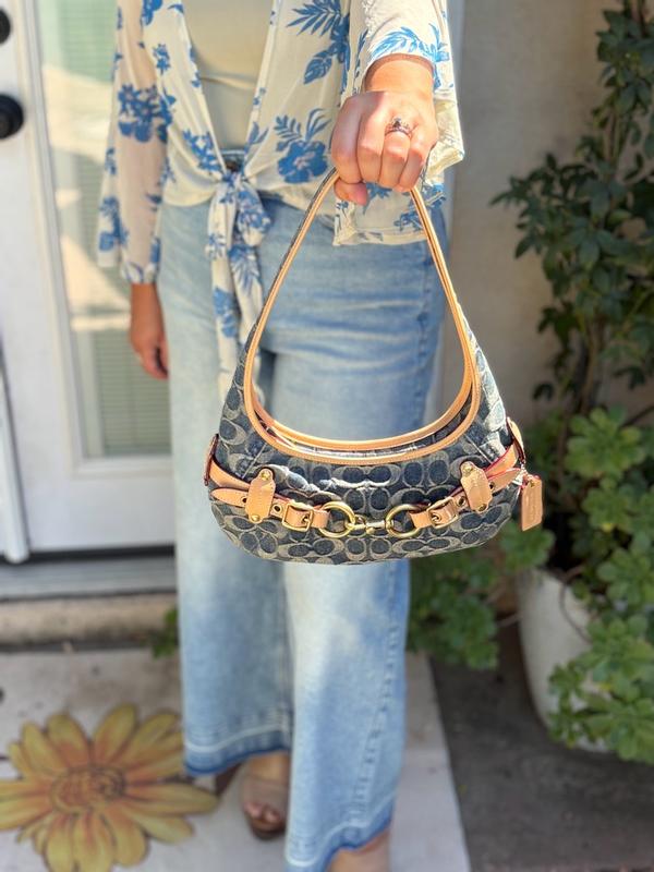 Customer photo for "Beautiful and functional bag!!"