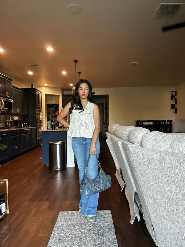 Customer carousel item 3.