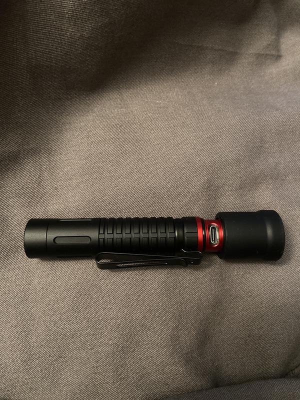 thumbnail image 2 of Coast GX20 1200 Lumen Alkaline Battery Powered LED Flashlight GX20 - The Home Depot 2 of 10