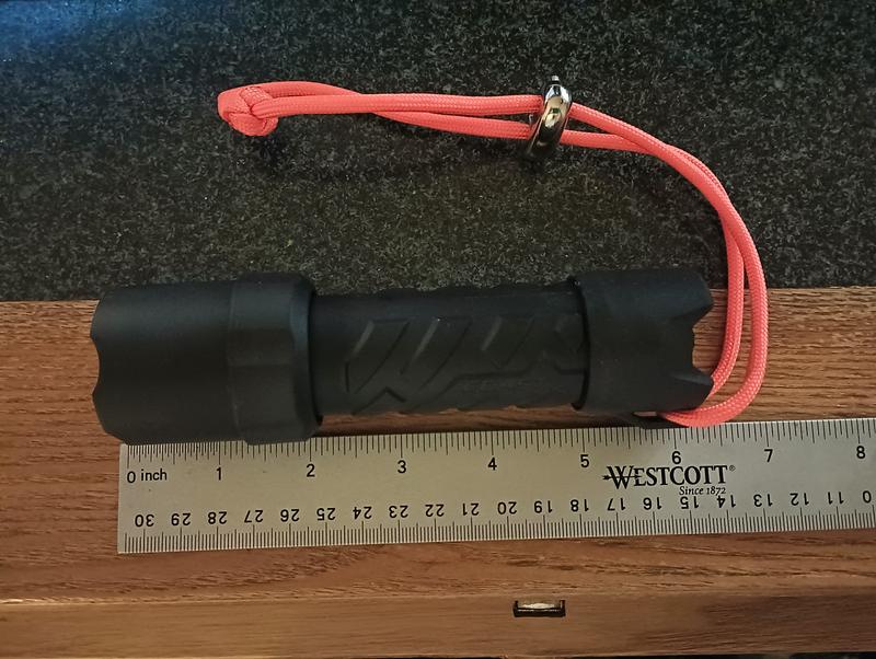 coast polysteel 400r rechargeable flashlight Products 20765 400 Led with Pure Beam Focusing, Black, Handheld (Standard) Flashlights Coast 600R Polysteel Rechargeable Flashlight