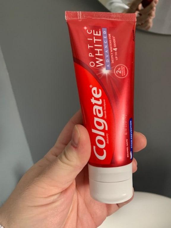 Colgate Optic White with Charcoal Teeth Whitening Toothpaste