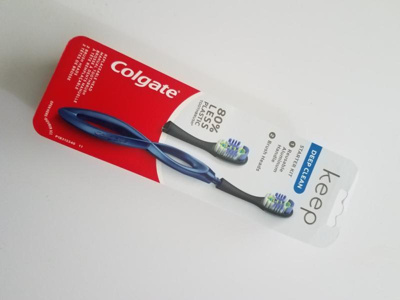Keep Soft Manual Toothbrush with 2 Deep Clean Floss-Tip Brush Heads –  Colgate Direct