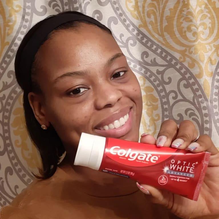 Colgate Optic White with Charcoal Teeth Whitening Toothpaste