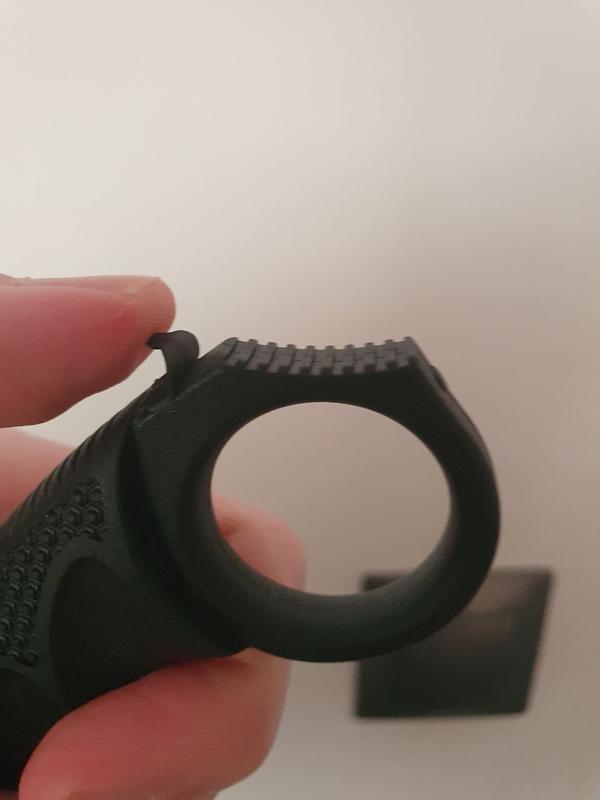 Rubber handle is easy to damage